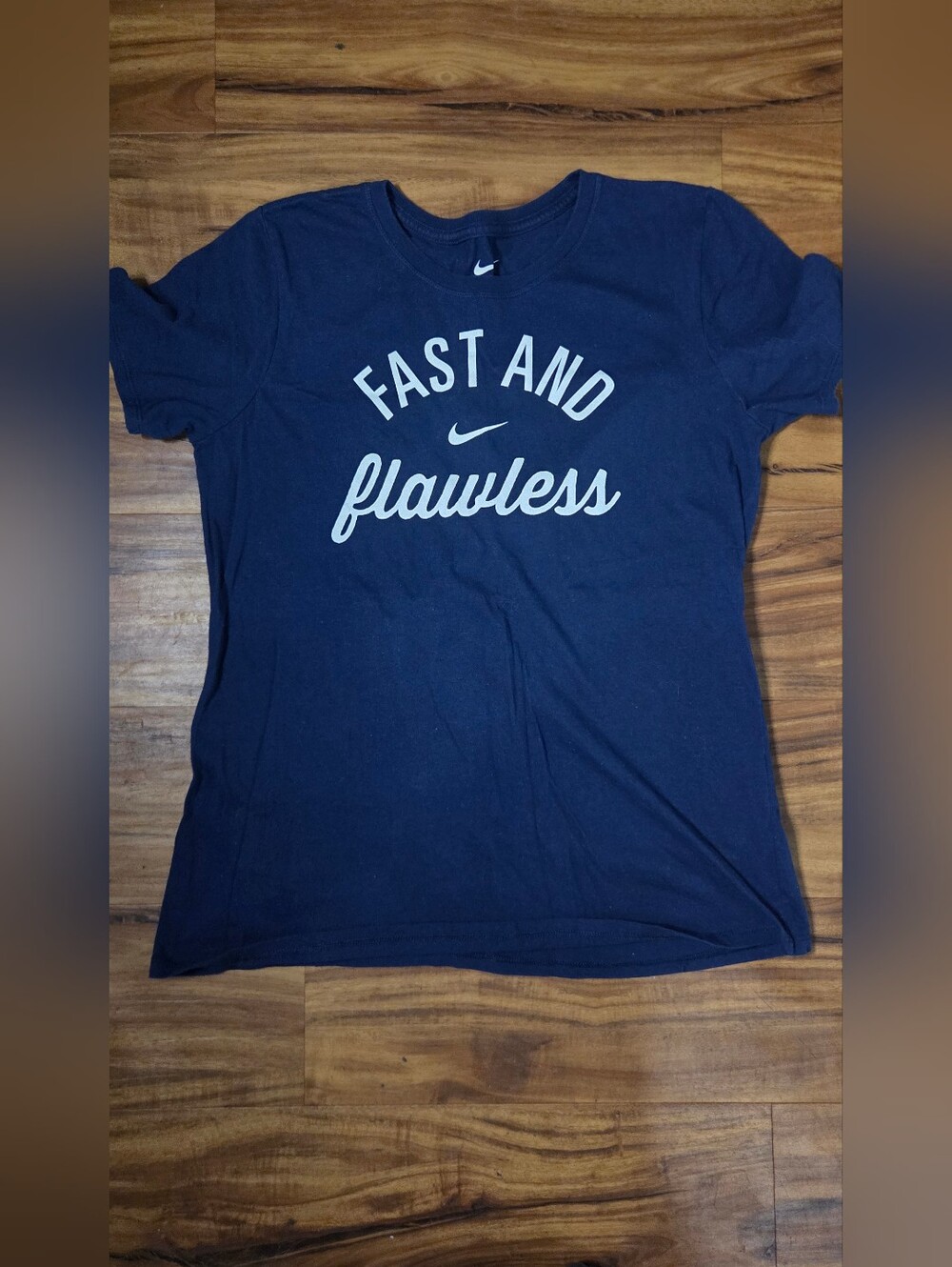 Nike “Fast and Flawless” Navy Graphic T-Shirt – Women’s Large
